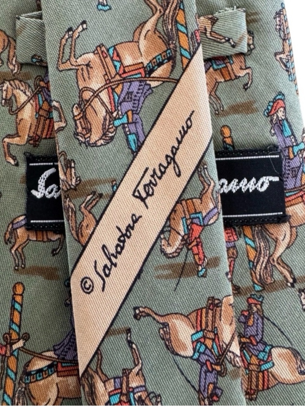 HIGH-END Movie and TV Clothes 100% SILK mens SALVATORE FERRAGAMO tie SCREEN-USED